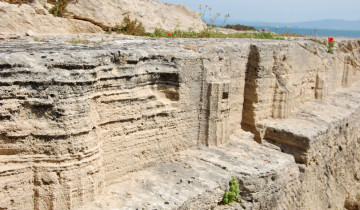 Detail of the Doric columns.