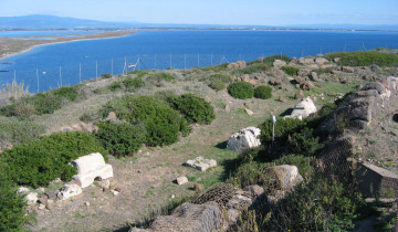 Necropoli romana nel fossato di Su Murru Mannu.